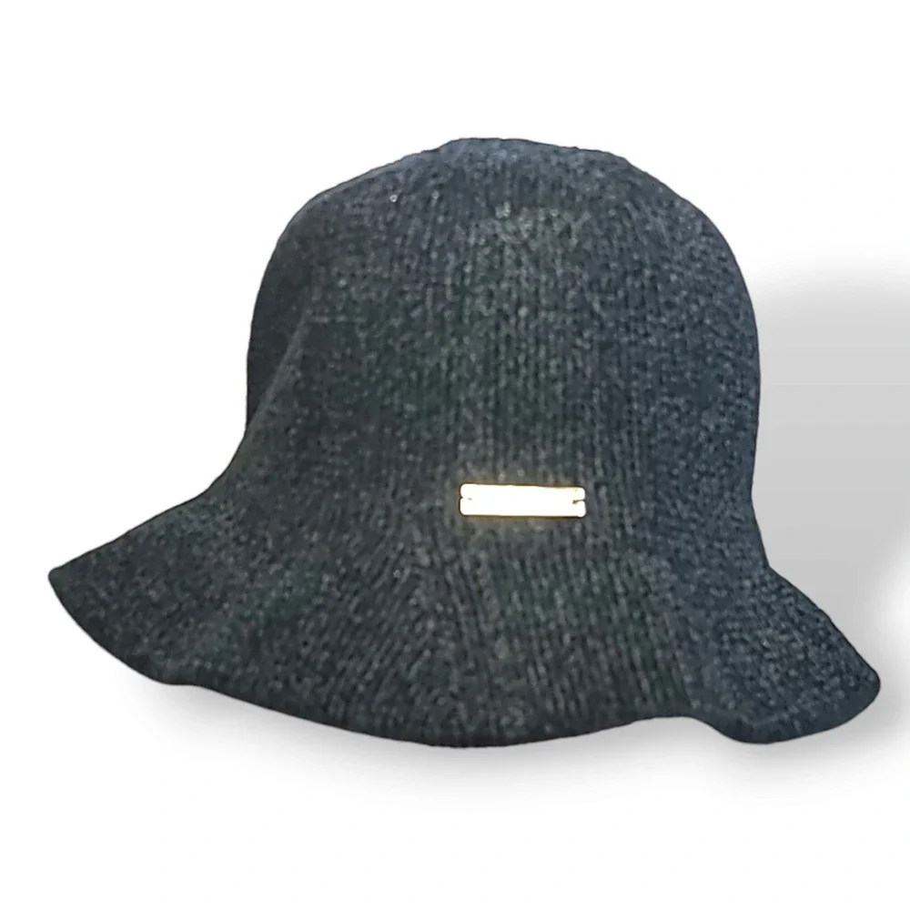 Lea Journo Black Knit Bucket Hat Wide Brim Textured Logo Plaque NWOT
